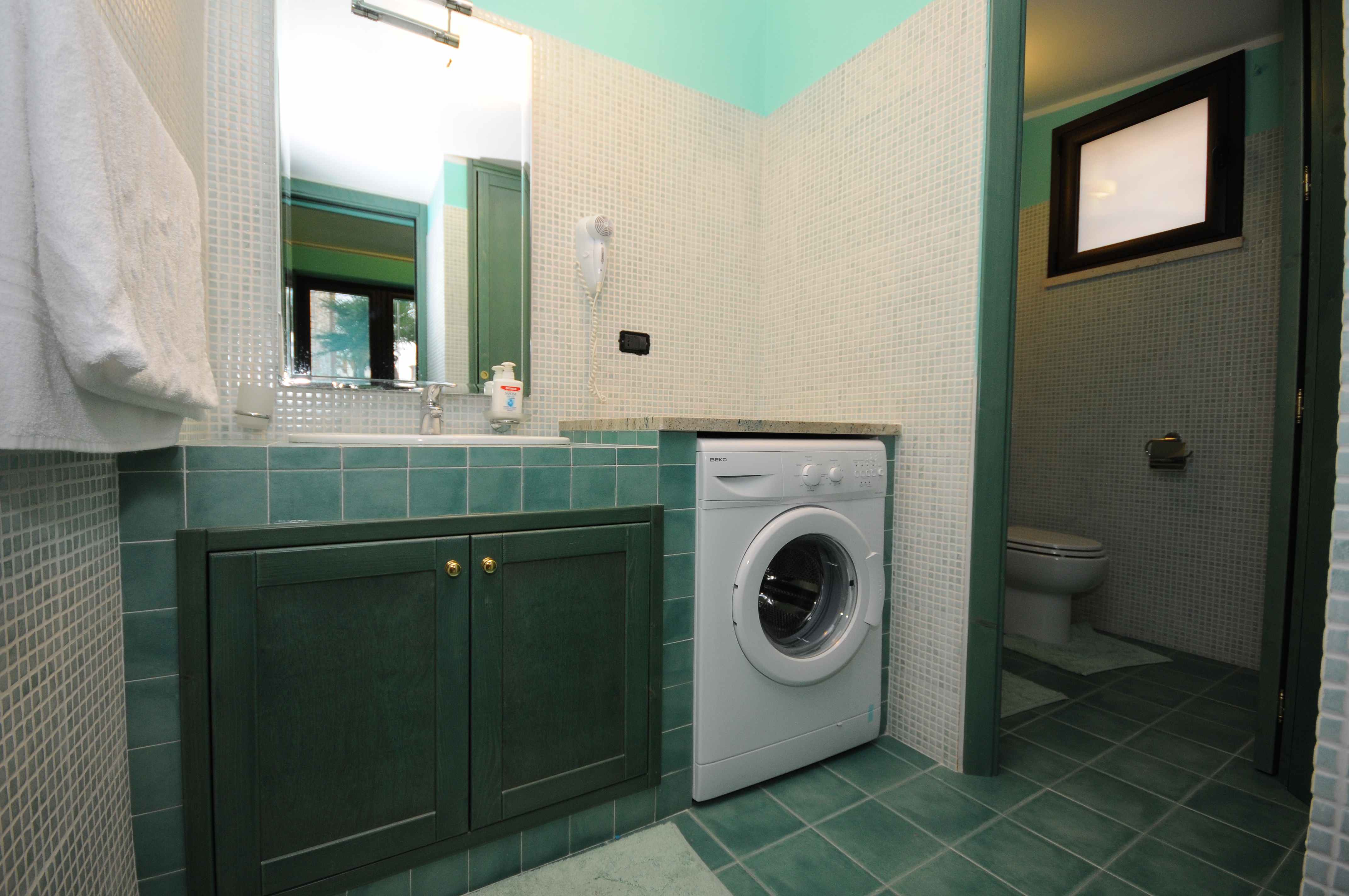 Bagno con lavatrice e lavatoio ~ avienix.com for .